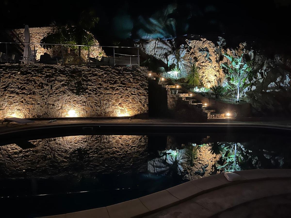 Meuble Tourisme 4*, Les Pieds Dans L'Eau, Villa Las Palmeras La Londe-les-Maures Kültér fotó