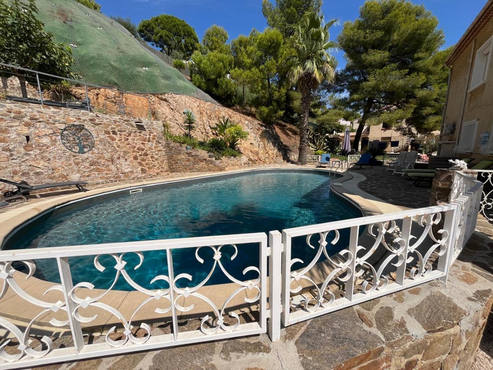 Meuble Tourisme 4*, Les Pieds Dans L'Eau, Villa Las Palmeras La Londe-les-Maures Kültér fotó